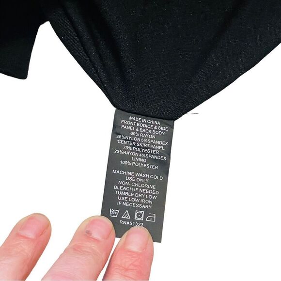 Vince Camuto Black, White & Gray Colorblock Sleeveless Midi Dress - Size 8P - Picture 10 of 15